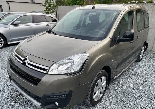 Citroen Berlingo cena 31000 przebieg: 133000, rok produkcji 2015 z Zawadzkie małe 232